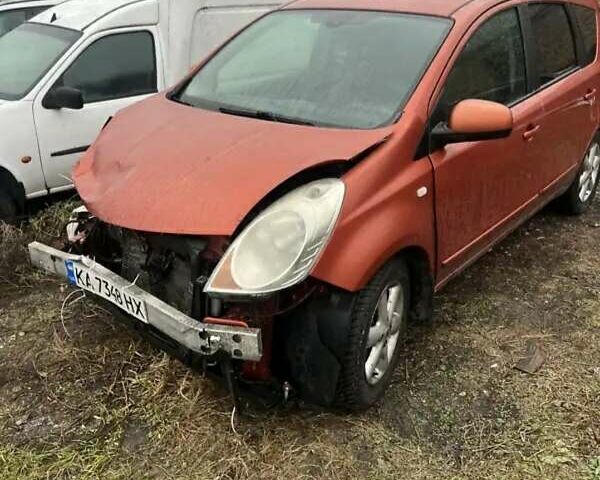 Помаранчевий Ніссан Ноут, об'ємом двигуна 1.6 л та пробігом 294 тис. км за 2900 $, фото 1 на Automoto.ua