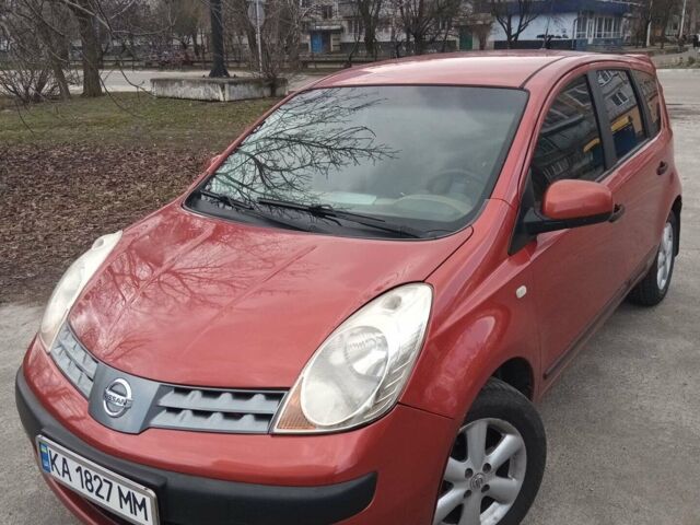 Оранжевый Ниссан Ноут, объемом двигателя 1.6 л и пробегом 170 тыс. км за 4800 $, фото 1 на Automoto.ua