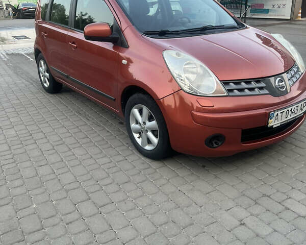 Помаранчевий Ніссан Ноут, об'ємом двигуна 1.4 л та пробігом 232 тис. км за 5100 $, фото 1 на Automoto.ua