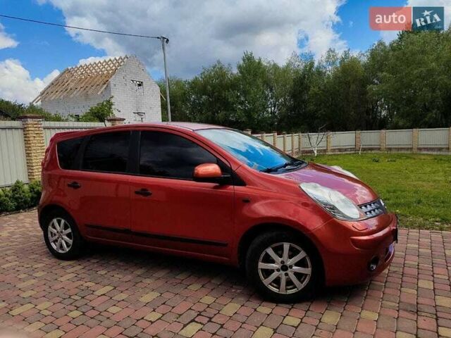 Помаранчевий Ніссан Ноут, об'ємом двигуна 1.6 л та пробігом 250 тис. км за 6000 $, фото 1 на Automoto.ua