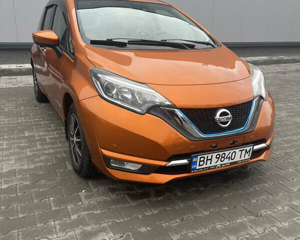 Оранжевый Ниссан Ноут, объемом двигателя 1.2 л и пробегом 55 тыс. км за 10900 $, фото 1 на Automoto.ua