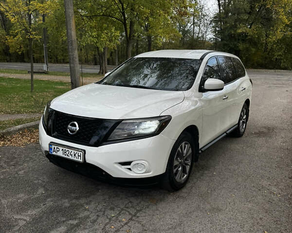 Белый Ниссан Патфайндер, объемом двигателя 3.5 л и пробегом 250 тыс. км за 11700 $, фото 1 на Automoto.ua
