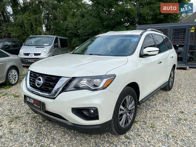 Белый Ниссан Патфайндер, объемом двигателя 3.5 л и пробегом 104 тыс. км за 19550 $, фото 1 на Automoto.ua