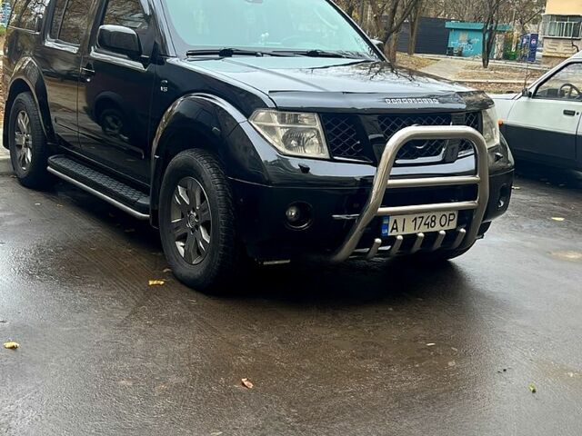 Черный Ниссан Патфайндер, объемом двигателя 4 л и пробегом 267 тыс. км за 10500 $, фото 1 на Automoto.ua