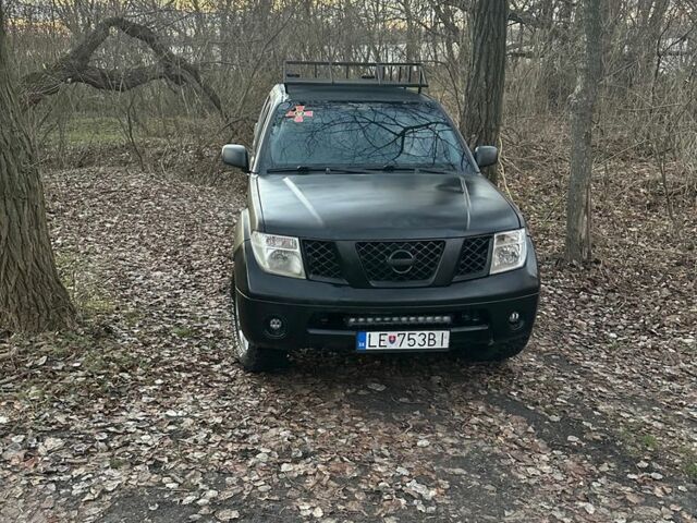 Черный Ниссан Патфайндер, объемом двигателя 2.5 л и пробегом 325 тыс. км за 4900 $, фото 1 на Automoto.ua