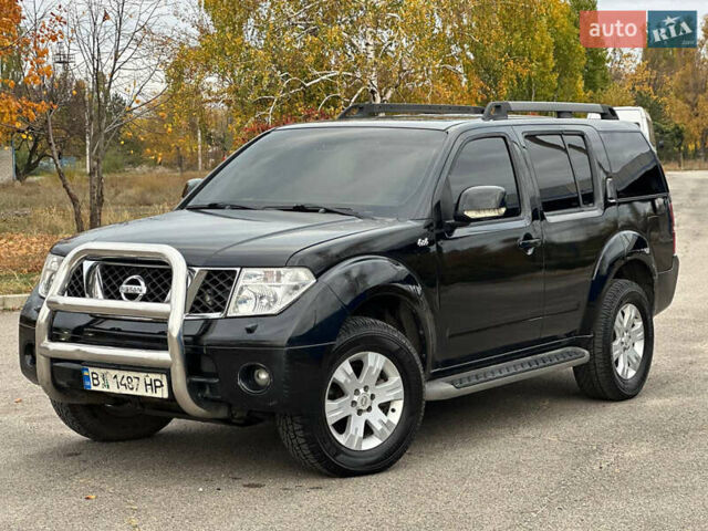 Черный Ниссан Патфайндер, объемом двигателя 2.49 л и пробегом 253 тыс. км за 7999 $, фото 1 на Automoto.ua