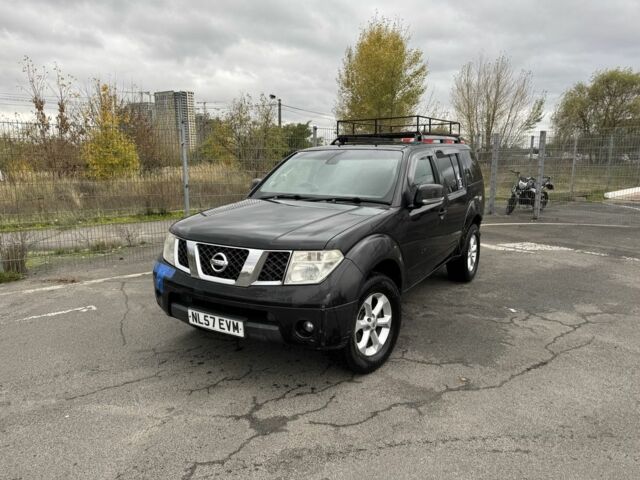 Ниссан Патфайндер 2007 в Киеве на Automoto.ua Черный Ниссан Патфайндер, объемом двигателя 2.5 л и пробегом 280 тыс. км за 4000 $, фото 1 на Automoto.ua