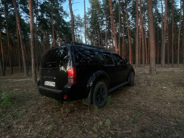 Черный Ниссан Патфайндер, объемом двигателя 4 л и пробегом 210 тыс. км за 10399 $, фото 1 на Automoto.ua