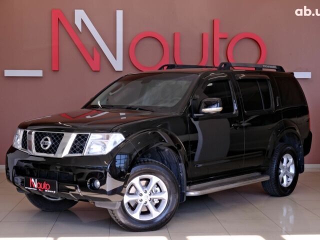 Черный Ниссан Патфайндер, объемом двигателя 2.5 л и пробегом 200 тыс. км за 9900 $, фото 1 на Automoto.ua