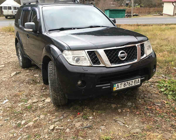 Черный Ниссан Патфайндер, объемом двигателя 2.5 л и пробегом 250 тыс. км за 11200 $, фото 1 на Automoto.ua