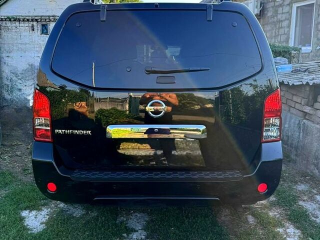 Ниссан Патфайндер 2012 в Днепре (Днепропетровске) на Automoto.ua Черный Ниссан Патфайндер, объемом двигателя 2.5 л и пробегом 18 тыс. км за 25000 $, фото 1 на Automoto.ua