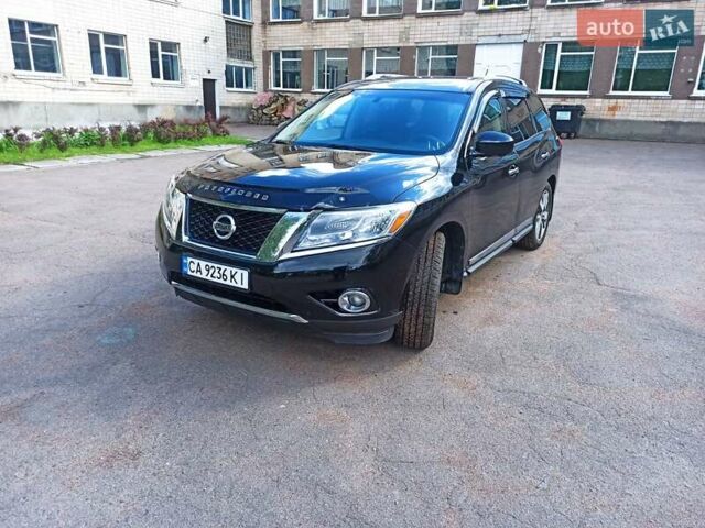Черный Ниссан Патфайндер, объемом двигателя 3.5 л и пробегом 240 тыс. км за 13500 $, фото 1 на Automoto.ua
