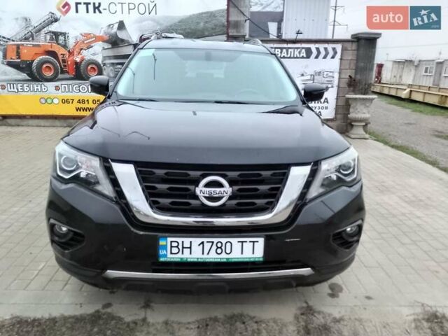 Черный Ниссан Патфайндер, объемом двигателя 3.5 л и пробегом 186 тыс. км за 14700 $, фото 1 на Automoto.ua