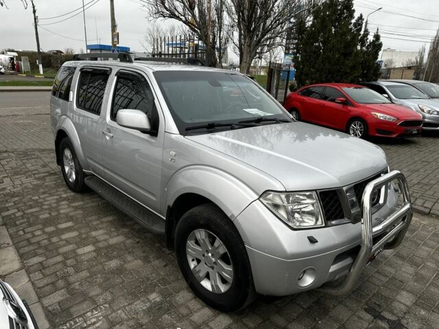 Коричневый Ниссан Патфайндер, объемом двигателя 4 л и пробегом 270 тыс. км за 9700 $, фото 1 на Automoto.ua