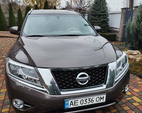 Коричневый Ниссан Патфайндер, объемом двигателя 3.5 л и пробегом 214 тыс. км за 13500 $, фото 1 на Automoto.ua