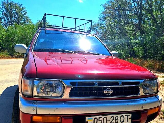 Красный Ниссан Патфайндер, объемом двигателя 3.3 л и пробегом 147 тыс. км за 3960 $, фото 1 на Automoto.ua