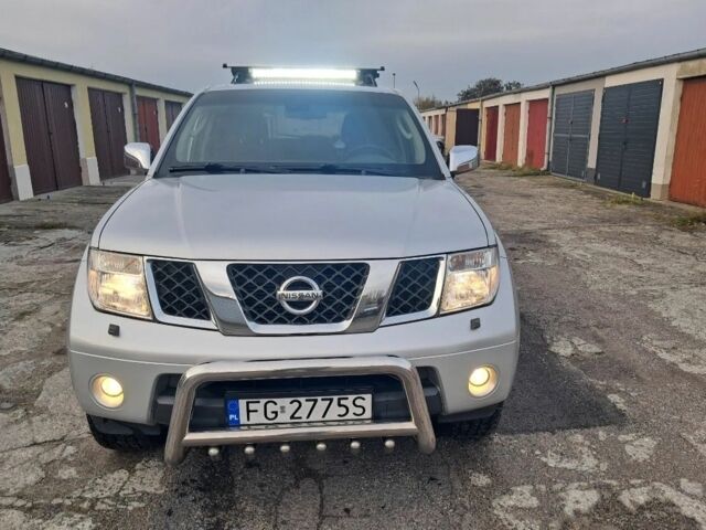 Серый Ниссан Патфайндер, объемом двигателя 2.5 л и пробегом 247 тыс. км за 3100 $, фото 1 на Automoto.ua