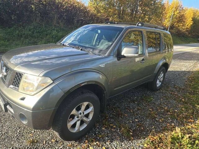 Ніссан Патфайндер 2007 у Знаменке на Automoto.ua Сірий Ніссан Патфайндер, об'ємом двигуна 0 л та пробігом 262 тис. км за 6600 $, фото 1 на Automoto.ua