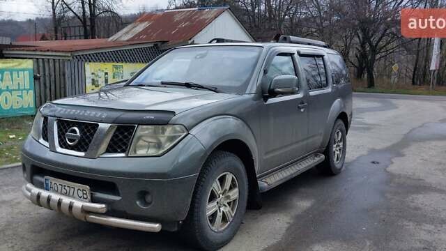 Ниссан Патфайндер 2008 в Тячеве на Automoto.ua Серый Ниссан Патфайндер, объемом двигателя 2.5 л и пробегом 280 тыс. км за 7800 $, фото 1 на Automoto.ua
