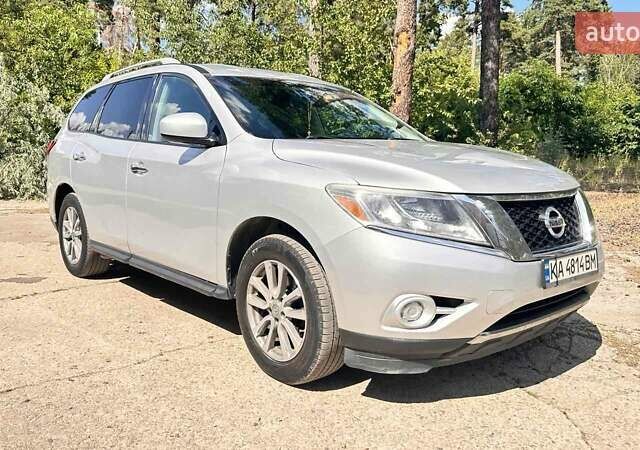 Серый Ниссан Патфайндер, объемом двигателя 3.5 л и пробегом 218 тыс. км за 13500 $, фото 1 на Automoto.ua