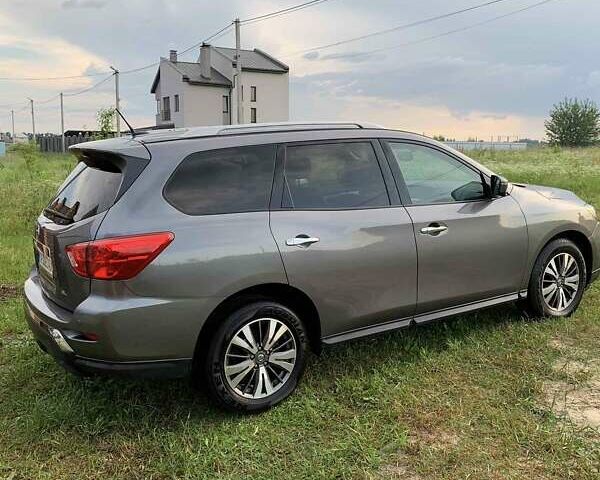 Сірий Ніссан Патфайндер, об'ємом двигуна 3.5 л та пробігом 179 тис. км за 15700 $, фото 1 на Automoto.ua