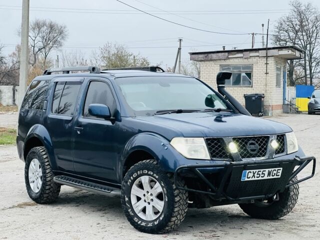 Синій Ніссан Патфайндер, об'ємом двигуна 2.5 л та пробігом 200 тис. км за 4250 $, фото 1 на Automoto.ua