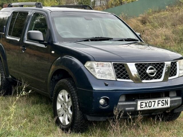 Синий Ниссан Патфайндер, объемом двигателя 2.5 л и пробегом 138 тыс. км за 4600 $, фото 1 на Automoto.ua