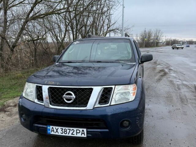 Синий Ниссан Патфайндер, объемом двигателя 4 л и пробегом 115 тыс. км за 5000 $, фото 1 на Automoto.ua