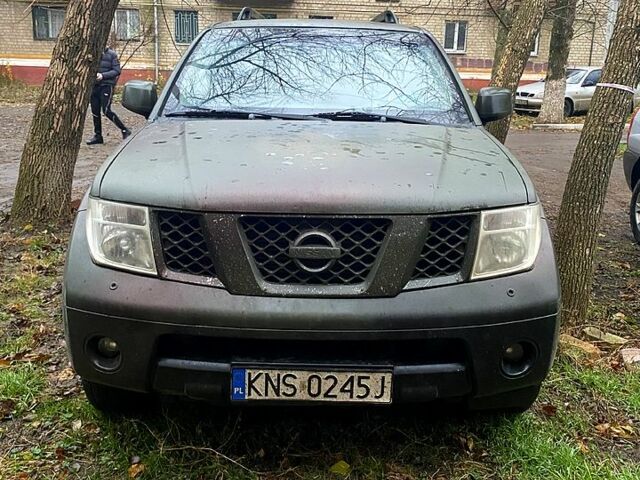 Зелений Ніссан Патфайндер, об'ємом двигуна 2.5 л та пробігом 344 тис. км за 4700 $, фото 1 на Automoto.ua