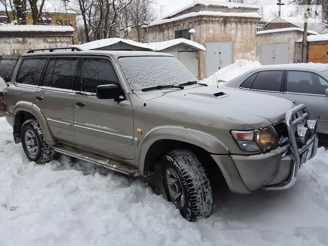 Бежевый Ниссан Патрол, объемом двигателя 3 л и пробегом 300 тыс. км за 11400 $, фото 1 на Automoto.ua