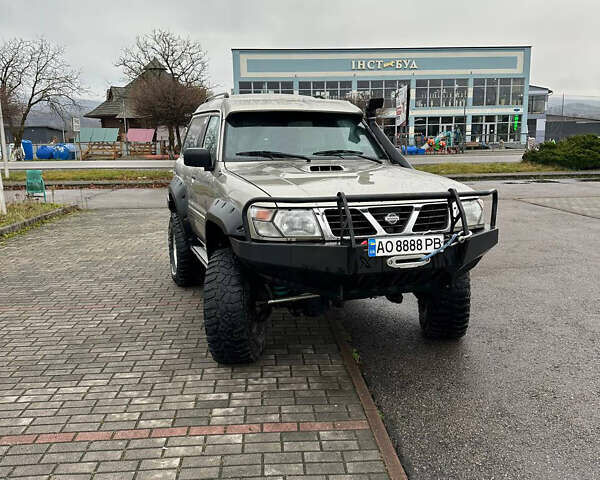Серый Ниссан Патрол, объемом двигателя 2.95 л и пробегом 222 тыс. км за 25000 $, фото 1 на Automoto.ua