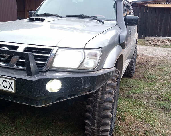 Сірий Ніссан Патрол, об'ємом двигуна 3 л та пробігом 340 тис. км за 15500 $, фото 1 на Automoto.ua