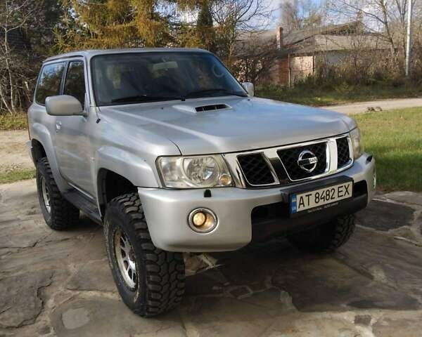 Серый Ниссан Патрол, объемом двигателя 3 л и пробегом 301 тыс. км за 20000 $, фото 1 на Automoto.ua