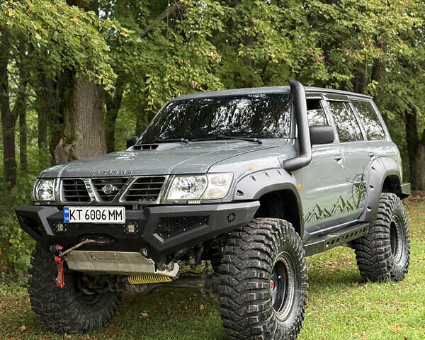 Серый Ниссан Патрол, объемом двигателя 2.5 л и пробегом 200 тыс. км за 66006 $, фото 1 на Automoto.ua