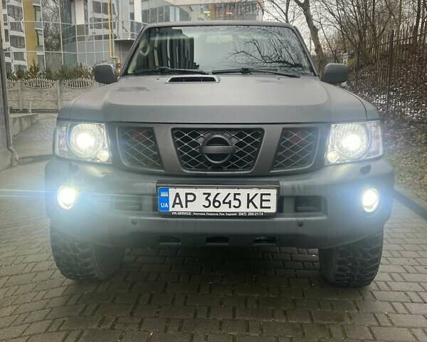 Сірий Ніссан Патрол, об'ємом двигуна 2.95 л та пробігом 323 тис. км за 16300 $, фото 1 на Automoto.ua