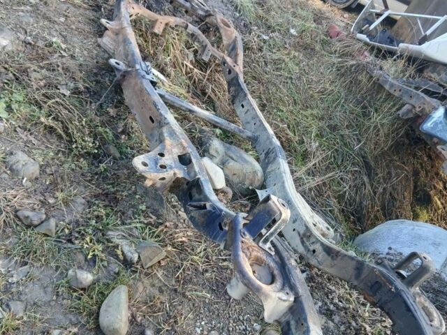 Синій Ніссан Патрол, об'ємом двигуна 0 л та пробігом 300 тис. км за 1000 $, фото 1 на Automoto.ua