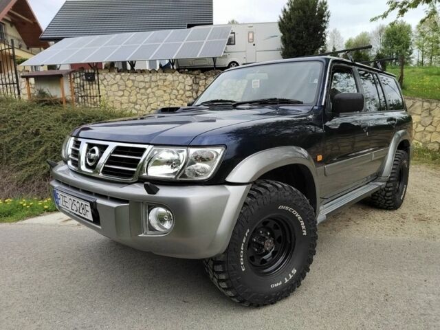 Синий Ниссан Патрол, объемом двигателя 3 л и пробегом 273 тыс. км за 3950 $, фото 1 на Automoto.ua