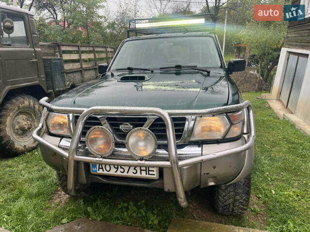 Зеленый Ниссан Патрол, объемом двигателя 2.95 л и пробегом 300 тыс. км за 9800 $, фото 1 на Automoto.ua