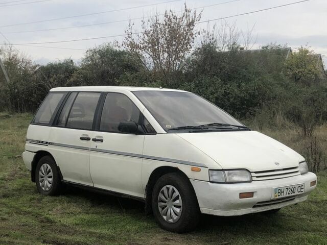 Белый Ниссан Прерия, объемом двигателя 2 л и пробегом 500 тыс. км за 900 $, фото 1 на Automoto.ua