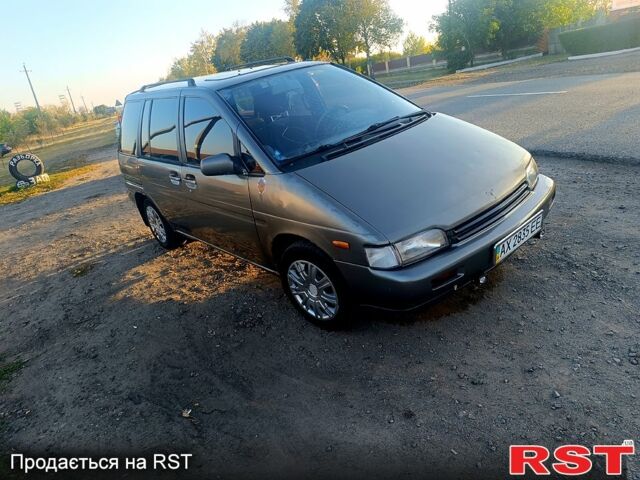 Серый Ниссан Прерия, объемом двигателя 2 л и пробегом 300 тыс. км за 1900 $, фото 1 на Automoto.ua