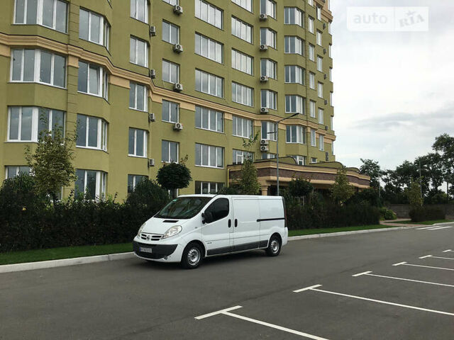 Белый Ниссан Примастар, объемом двигателя 2 л и пробегом 260 тыс. км за 9000 $, фото 1 на Automoto.ua