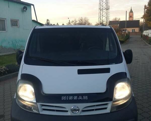 Белый Ниссан Примастар, объемом двигателя 1.87 л и пробегом 300 тыс. км за 8500 $, фото 1 на Automoto.ua