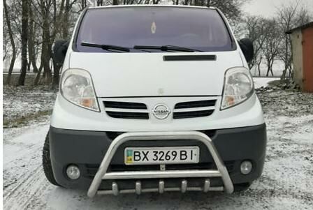 Белый Ниссан Примастар, объемом двигателя 2.5 л и пробегом 282 тыс. км за 9800 $, фото 1 на Automoto.ua