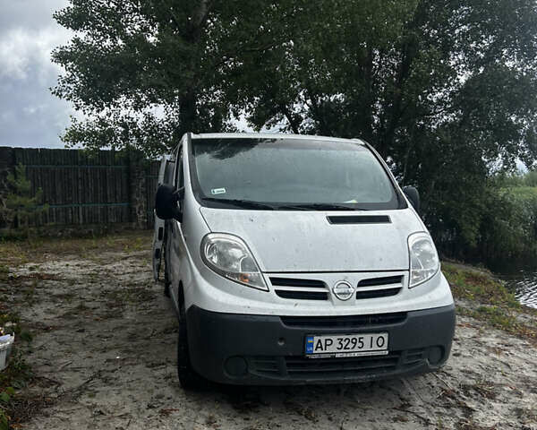 Белый Ниссан Примастар, объемом двигателя 2 л и пробегом 320 тыс. км за 9800 $, фото 1 на Automoto.ua