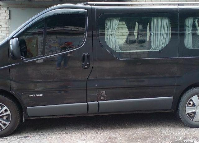 Черный Ниссан Примастар, объемом двигателя 2.5 л и пробегом 300 тыс. км за 8500 $, фото 1 на Automoto.ua