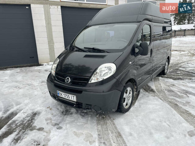 Чорний Ніссан Прімастар, об'ємом двигуна 2 л та пробігом 255 тис. км за 8300 $, фото 1 на Automoto.ua