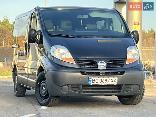 Черный Ниссан Примастар, объемом двигателя 2 л и пробегом 200 тыс. км за 9799 $, фото 1 на Automoto.ua