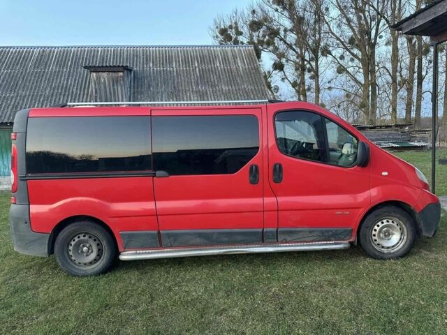 Червоний Ніссан Прімастар, об'ємом двигуна 2 л та пробігом 363 тис. км за 9500 $, фото 1 на Automoto.ua