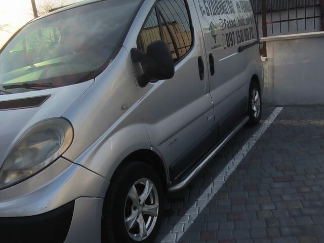 Сірий Ніссан Прімастар, об'ємом двигуна 2 л та пробігом 400 тис. км за 4931 $, фото 1 на Automoto.ua