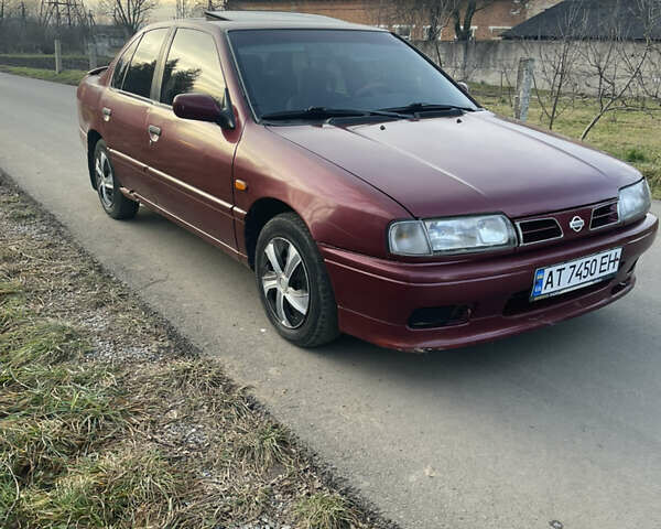 Красный Ниссан Примера, объемом двигателя 1.6 л и пробегом 300 тыс. км за 1800 $, фото 1 на Automoto.ua